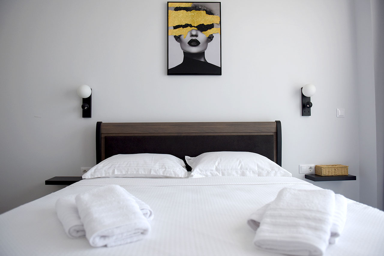 Decoration, room fragrance