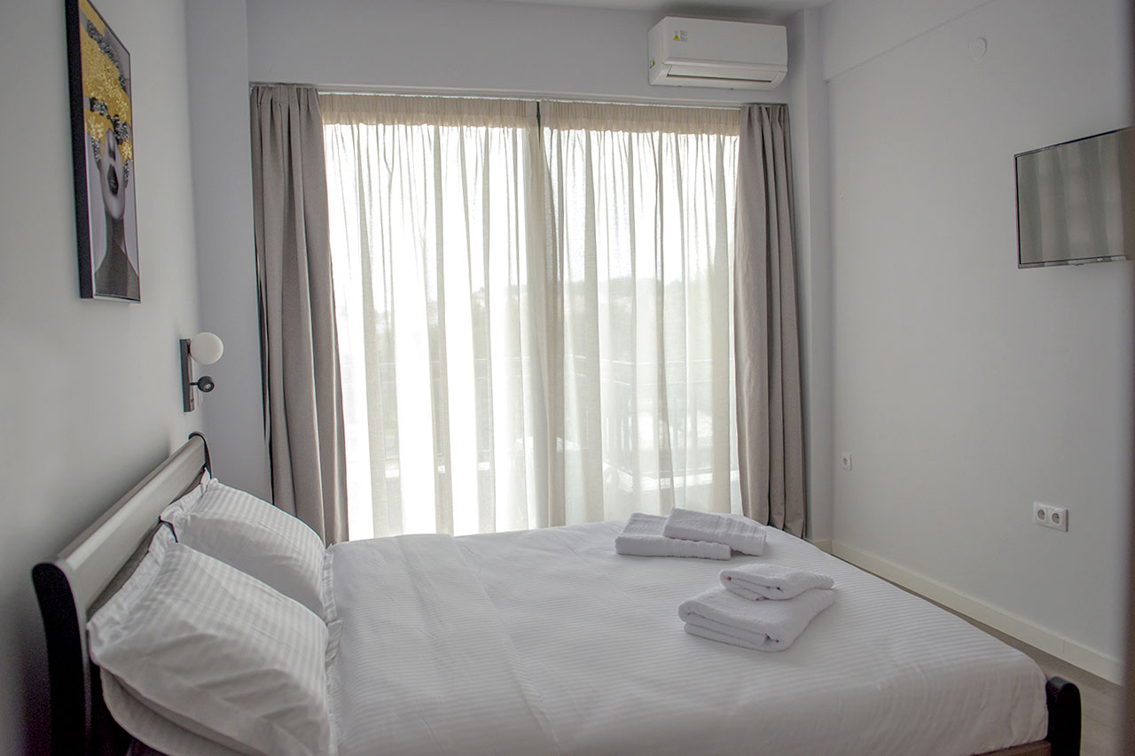 Bedroom with double bed